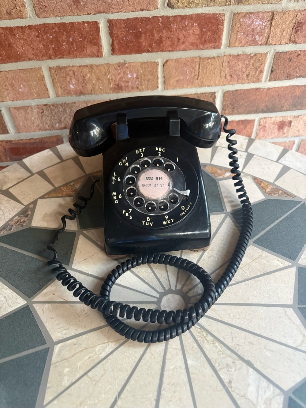 Classic Black Rotary Desk Phone - Vintage Style Corded Telephone